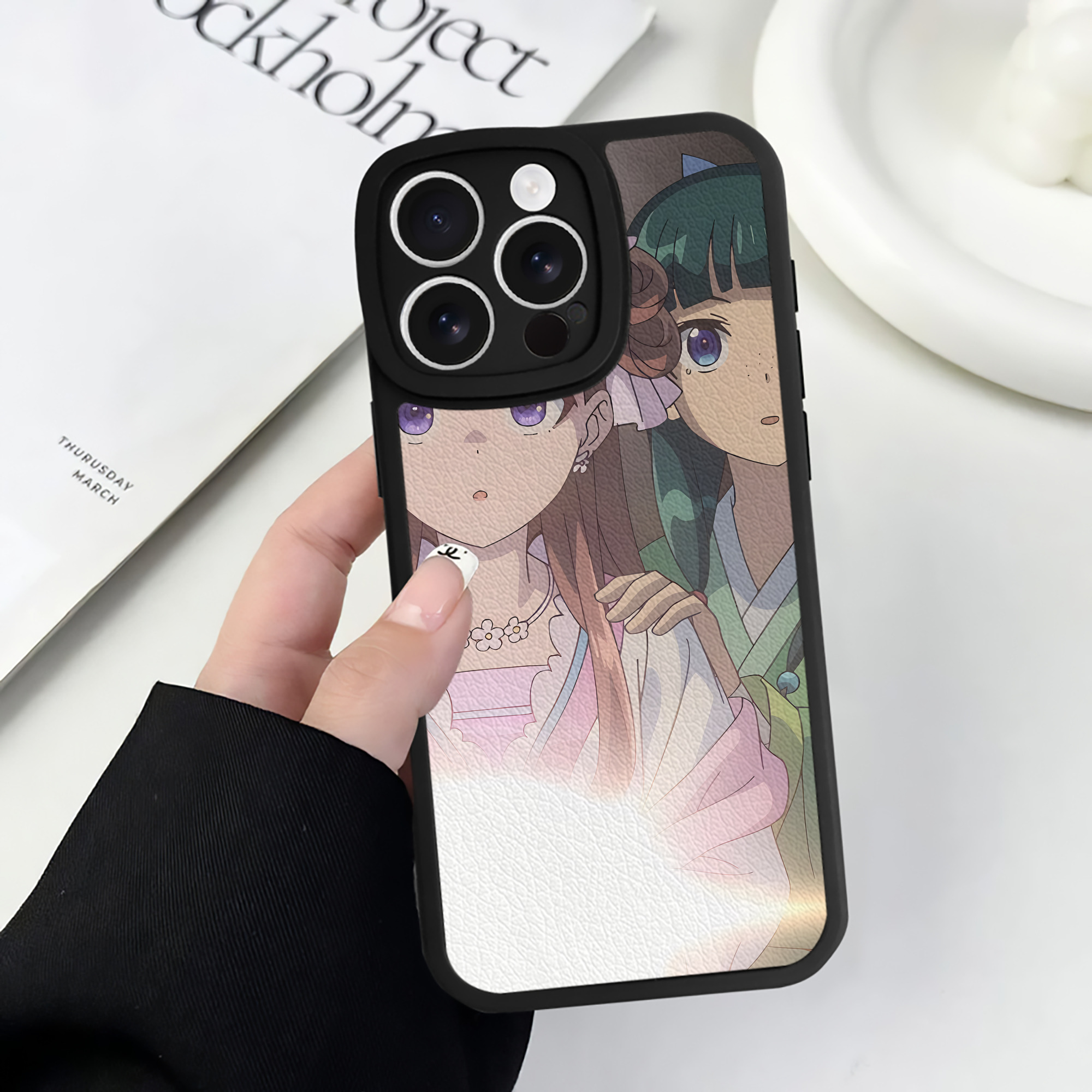 （画像用） 薬屋のひとりごと The Apothecary Diaries 【iPhone 16シリーズ対応】シリコンスマホケース（レザー調） 材質：シリコン